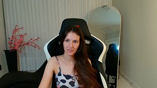 upssnowy online show from November 16, 2025, 2:06 am