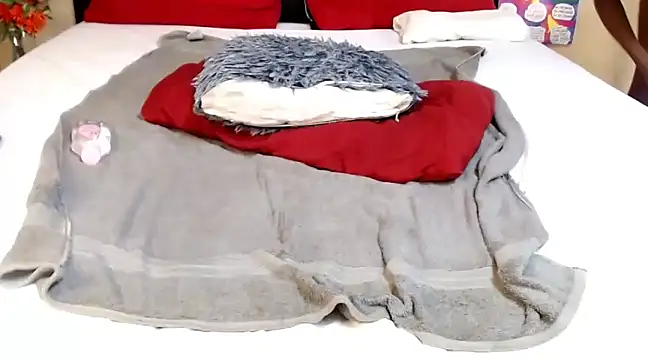 LongPussyLipsxx online show from February 13, 2025, 9:20 am