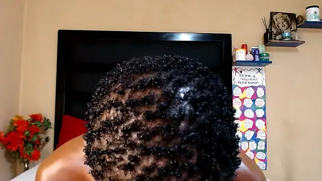 LongPussyLipsxx online show from February 18, 2025, 3:21 am