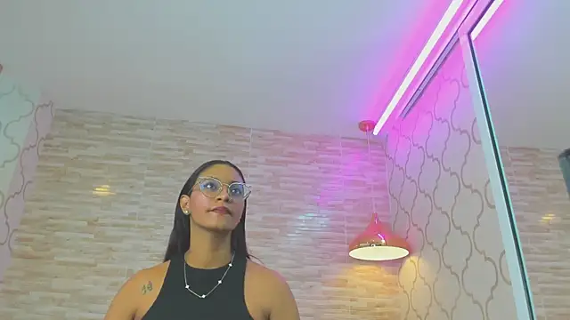 ZoeSmitth online show from April 18, 2026, 11:47 am