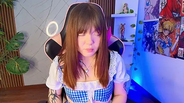 Fluffy Bubble21 online show from September 26, 2025, 3:32 am