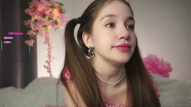 AmiLewis online show from November 23, 2025, 1:27 am