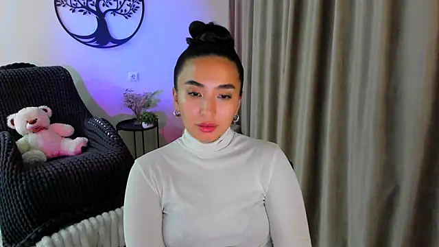 worldofkim online show from November 12, 2025, 5:24 pm