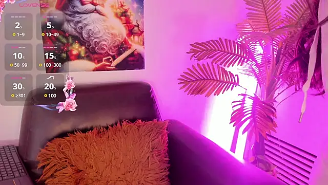 Miia Thompsonn online show from December 29, 2024, 9:30 pm