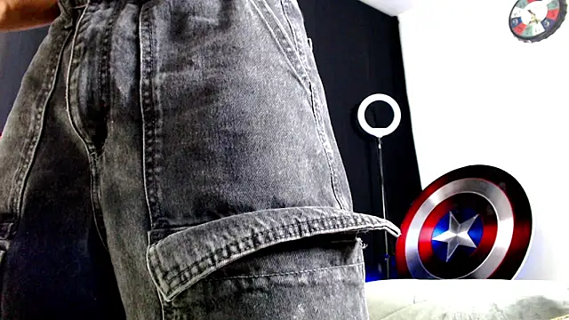 Antonywebb94 online show from November 19, 2025, 4:23 am