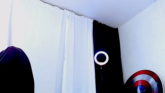 Antonywebb94 online show from June 10, 2026, 4:12 am