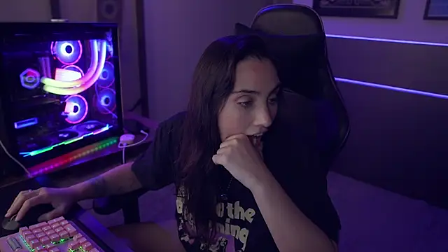 HaubDark online show from April 22, 2026, 4:04 am