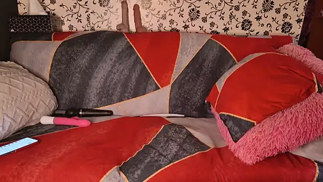 Luiza Hammer online show from March 4, 2025, 11:51 am