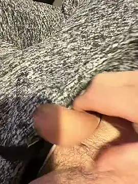 Kissoks1xh online show from November 17, 2025, 8:58 pm