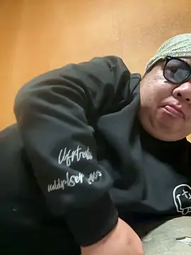 Snapshot of punk0805 chatting on February 3, 2026, 7:24 am punk0805 online show from February 3, 2026, 7:24 am