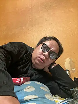 Snapshot of punk0805 chatting on March 1, 2026, 1:24 pm punk0805 online show from March 1, 2026, 1:24 pm