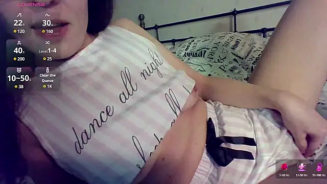 Snapshot of Athena_play chatting on March 11, 2025, 9:37 pm Athena play online show from March 11, 2025, 9:37 pm