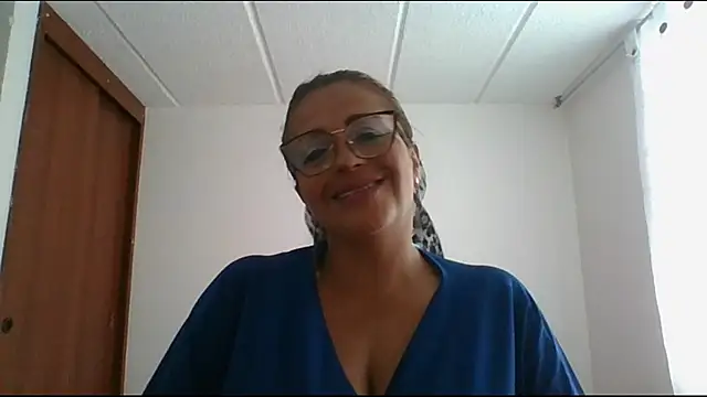 Snapshot of RossanaLionheart chatting on January 10, 2025, 7:43 pm RossanaLionheart online show from January 10, 2025, 7:43 pm