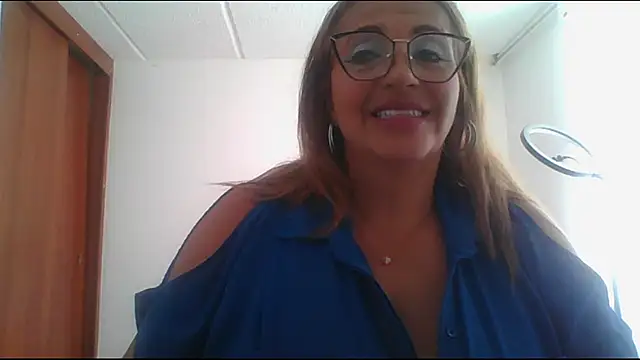 Snapshot of RossanaLionheart chatting on January 16, 2025, 10:12 pm RossanaLionheart online show from January 16, 2025, 10:12 pm