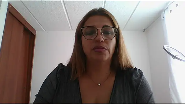 Snapshot of RossanaLionheart chatting on January 28, 2025, 7:21 pm RossanaLionheart online show from January 28, 2025, 7:21 pm