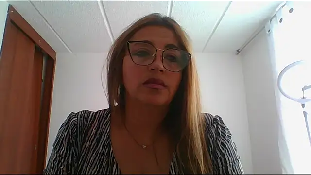 Snapshot of RossanaLionheart chatting on February 3, 2025, 7:21 pm RossanaLionheart online show from February 3, 2025, 7:21 pm