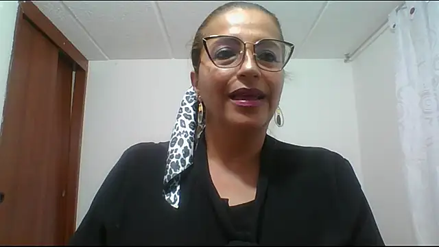 Snapshot of RossanaLionheart chatting on February 10, 2025, 11:13 pm RossanaLionheart online show from February 10, 2025, 11:13 pm