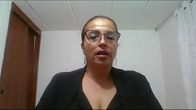 Snapshot of RossanaLionheart chatting on February 11, 2025, 7:38 pm RossanaLionheart online show from February 11, 2025, 7:38 pm