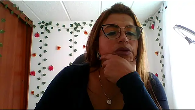 Snapshot of RossanaLionheart chatting on March 21, 2025, 7:24 pm RossanaLionheart online show from March 21, 2025, 7:24 pm