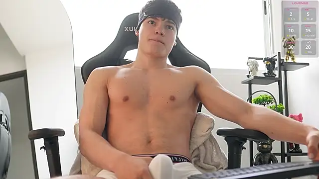 Max cortes1 online show from October 22, 2025, 3:45 pm