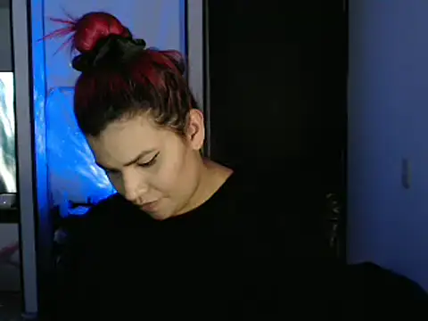 Snapshot of CarolinaRincon chatting on February 11, 2025, 11:12 pm CarolinaRincon online show from February 11, 2025, 11:12 pm