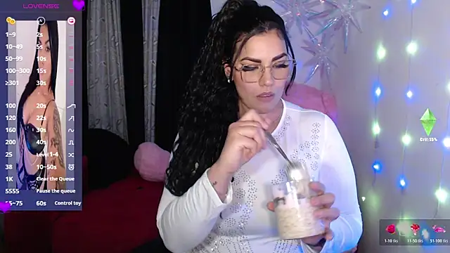 CarolinaRincon online show from February 4, 2026, 11:53 pm