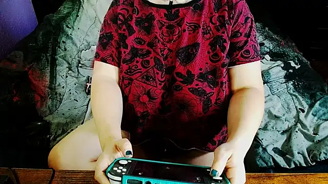 Snapshot of Chloenightmare chatting on April 10, 2026, 6:40 am Chloenightmare online show from April 10, 2026, 6:40 am
