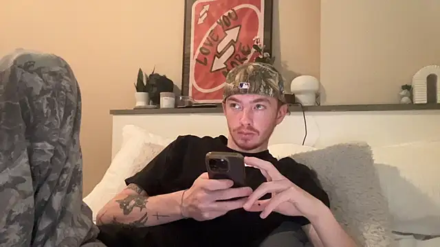 Snapshot of younghungginger chatting on February 4, 2025, 6:49 pm younghungginger online show from February 4, 2025, 6:49 pm