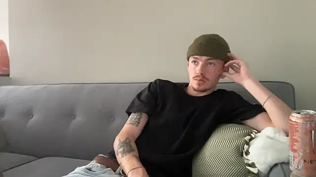 younghungginger online show from November 16, 2025, 8:25 pm