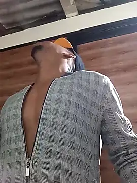 AlejoKhalifa  online show from March 8, 2025, 11:07 pm