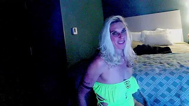 Glamazonx online show from December 24, 2024, 1:49 am