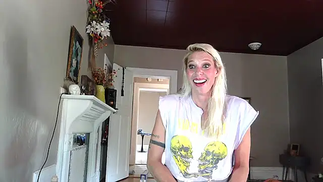 Glamazonx online show from September 28, 2025, 8:25 pm