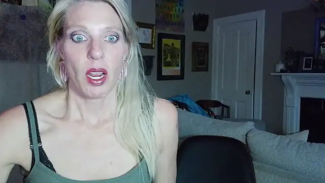 Glamazonx online show from April 22, 2026, 1:41 am