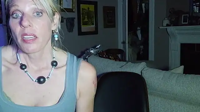 Glamazonx online show from April 24, 2026, 2:25 am