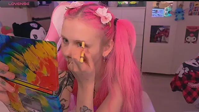 Britney Lynch online show from October 24, 2025, 10:33 am