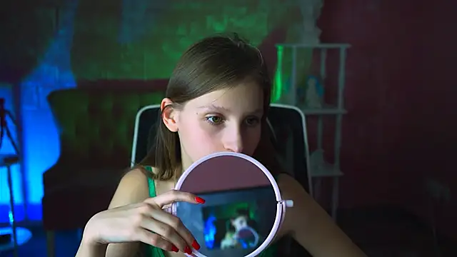 EllaHorton online show from March 1, 2025, 12:45 pm