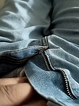 DelhiNCR05 online show from November 24, 2025, 8:52 pm