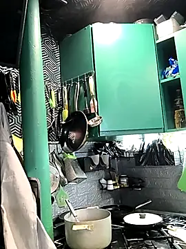 jusichka online show from March 16, 2025, 5:07 pm