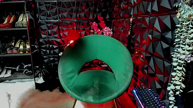 Snapshot of DominatrixxxAnna chatting on February 8, 2025, 9:04 pm DominatrixxxAnna online show from February 8, 2025, 9:04 pm