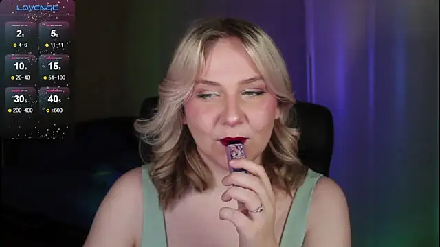 sensual girrrl online show from September 17, 2025, 8:10 pm