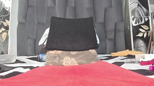 hot milkbitch online show from September 22, 2025, 4:25 am