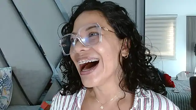 paula daniela1 online show from January 12, 2026, 7:19 pm