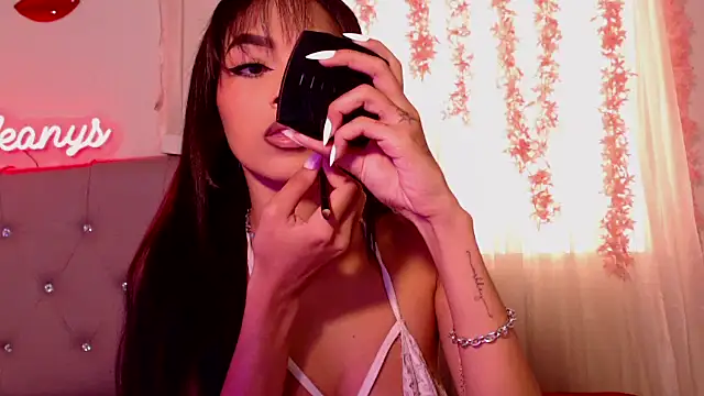 Alleanys Cristal online show from September 14, 2025, 2:49 pm