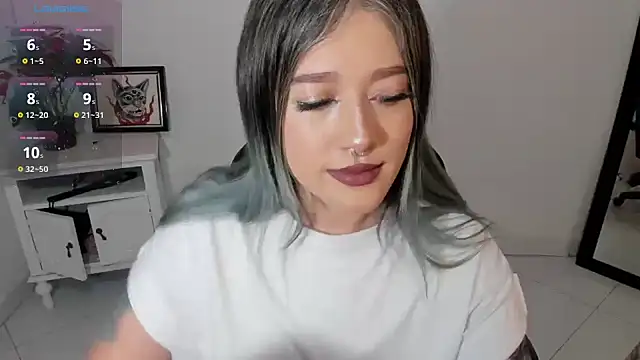 kat apple online show from November 28, 2025, 9:28 pm