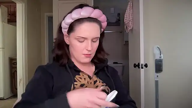 sexylilly69 online show from February 19, 2025, 10:42 pm