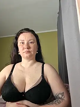 Snapshot of AlexaLexie chatting on May 17, 2026, 8:45 am AlexaLexie online show from May 17, 2026, 8:45 am