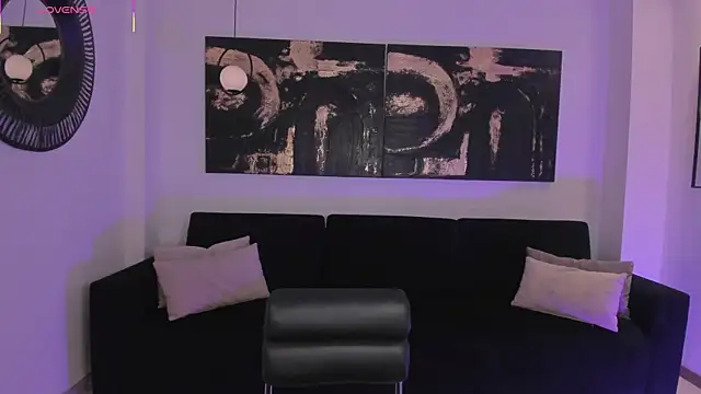 EloisaOlivero online show from November 6, 2025, 7:48 pm