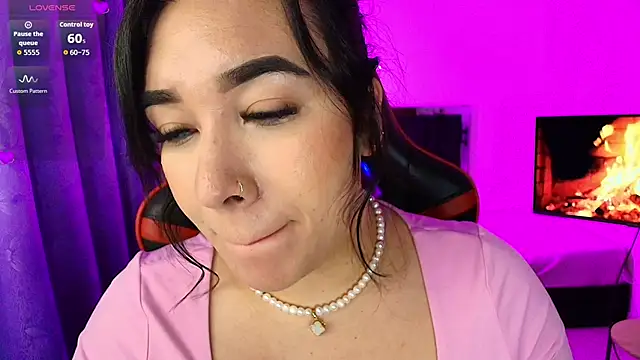 leahtemptation3 online show from October 25, 2025, 6:54 am