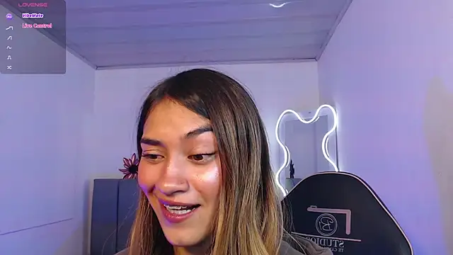Jenner tay online show from May 31, 2026, 3:04 am