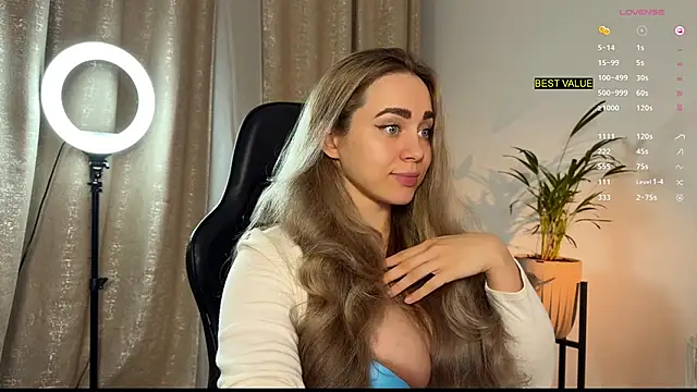 Snapshot of hotexclusive_ chatting on October 7, 2025, 7:33 pm hotexclusive  online show from October 7, 2025, 7:33 pm